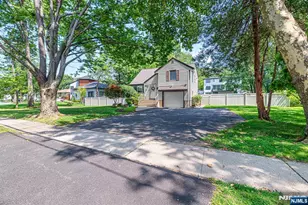 376 Chelsea St, Paramus, NJ 07652 - Photo 2
