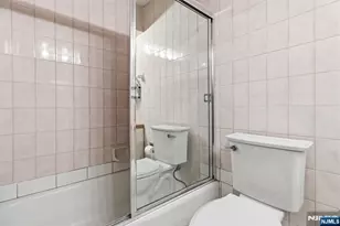 200 Winston 720, Cliffside Park, NJ 07010 - Photo 24
