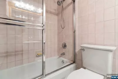 200 Winston 720 #720, Cliffside Park, NJ 07010 - Photo 20
