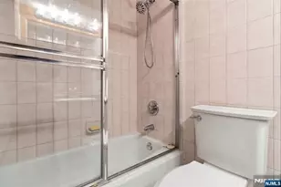 200 Winston 720, Cliffside Park, NJ 07010 - Photo 20