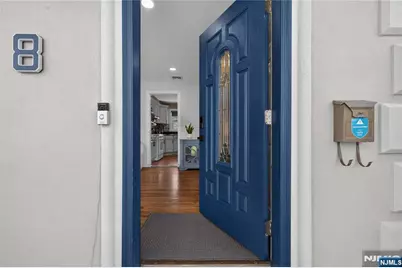 8 Coyles Court, Clifton, NJ 07013 - Photo 4