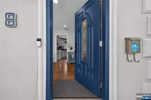 8 Coyles Ct, Clifton, NJ 07013 - Photo 4