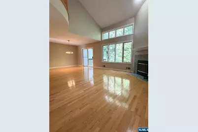 19 Lakeview Drive, Old Tappan, NJ 07675 - Photo 2