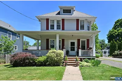 264 Morse Avenue, Wyckoff Township, NJ 07481 - Photo 2