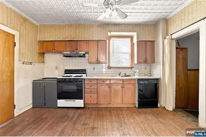 223 Montgomery Street, Bloomfield, NJ 07003 - Photo 14