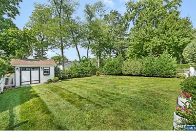 33 Beverly, West Caldwell, NJ 07006 - Photo 30