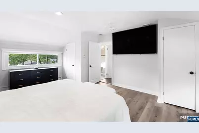 33 Beverly, West Caldwell, NJ 07006 - Photo 14