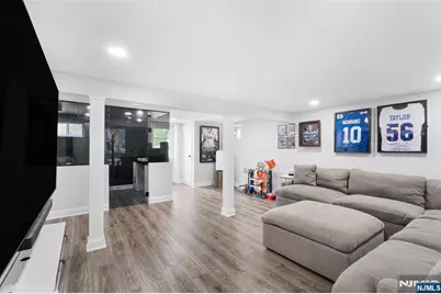 33 Beverly, West Caldwell, NJ 07006 - Photo 20