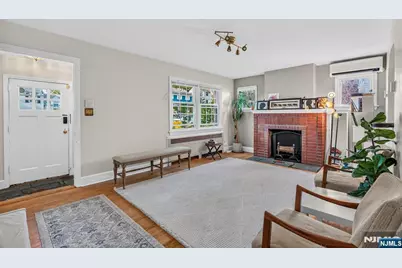 27 Grayson Place, Teaneck Township, NJ 07666 - Photo 6