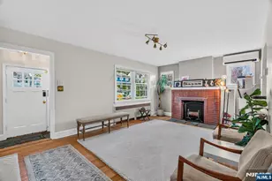 27 Grayson Pl, Teaneck Township, NJ 07666 - Photo 6