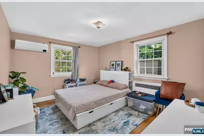 27 Grayson Place, Teaneck Township, NJ 07666 - Photo 8