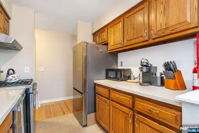 605 Grove Street E3 #E3, Clifton, NJ 07013 - Photo 8