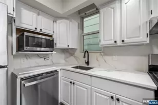 292 Claremont Ave 1st Floor, Jersey City, NJ 07305 - Photo 2
