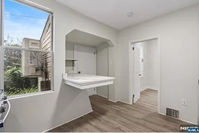 292 Claremont Avenue 1st Floor #1st Floor, Jersey City, NJ 07305 - Photo 4