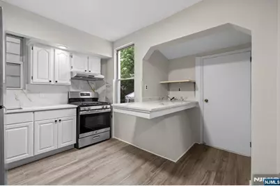 292 Claremont Avenue 1st Floor #1st Floor, Jersey City, NJ 07305 - Photo 1