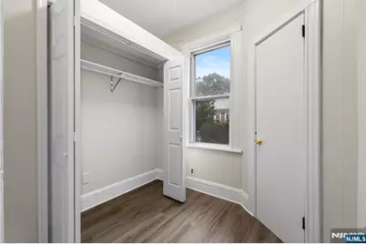 292 Claremont Avenue 2nd Floor #2nd floor, Jersey City, NJ 07305 - Photo 16