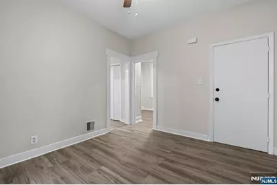 292 Claremont Avenue 2nd Floor #2nd floor, Jersey City, NJ 07305 - Photo 6