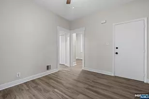 292 Claremont Ave 2nd Floor, Jersey City, NJ 07305 - Photo 6