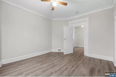 292 Claremont Avenue 2nd Floor #2nd floor, Jersey City, NJ 07305 - Photo 12