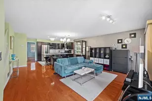 605 River Renaissance, East Rutherford, NJ 07073 - Photo 2