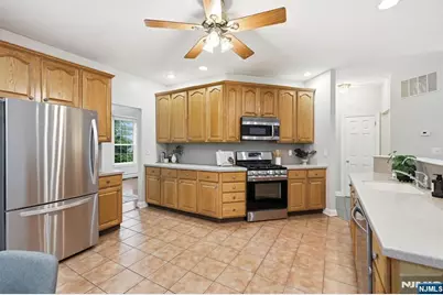 13 Oakwood Court, Cedar Grove, NJ 07009 - Photo 12