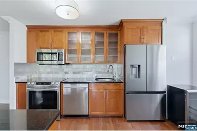 200 Grand Cove Way 4J #4J, Edgewater, NJ 07020 - Photo 8