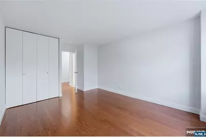 200 Grand Cove Way 4J #4J, Edgewater, NJ 07020 - Photo 12