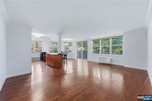 200 Grand Cove Way 4J, Edgewater, NJ 07020 - Photo 2