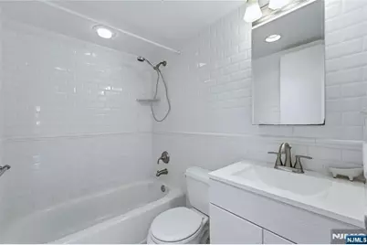 200 Grand Cove Way 4J #4J, Edgewater, NJ 07020 - Photo 14