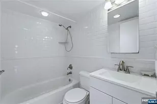 200 Grand Cove Way 4J, Edgewater, NJ 07020 - Photo 14