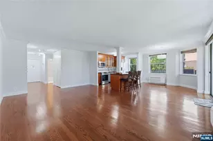 200 Grand Cove Way 4J, Edgewater, NJ 07020 - Photo 2