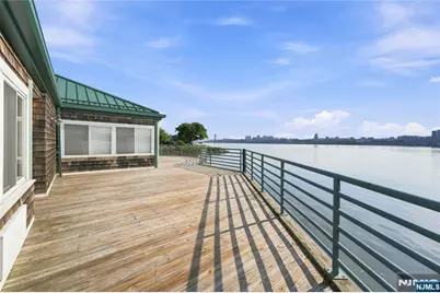 200 Grand Cove Way 4J #4J, Edgewater, NJ 07020 - Photo 36