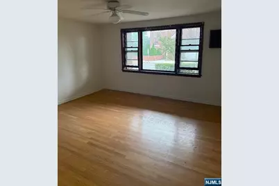 575 Palisade Avenue 1 #1, Cliffside Park, NJ 07010 - Photo 2