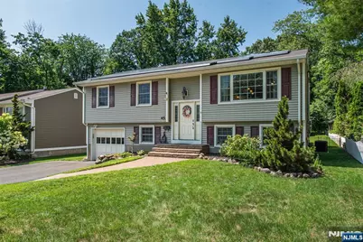 45 Erie Avenue, Midland Park, NJ 07432 - Photo 2