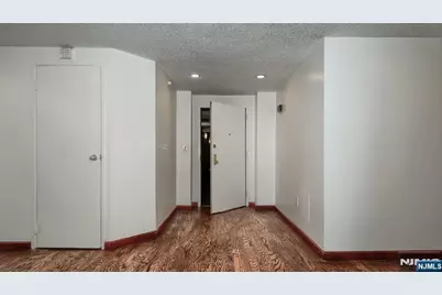 2140 Harmon Cove Tower 2140 #2140, Secaucus, NJ 07094 - Photo 8