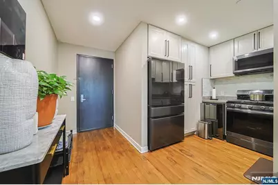 612 Hudson 612 #612, Edgewater, NJ 07020 - Photo 12
