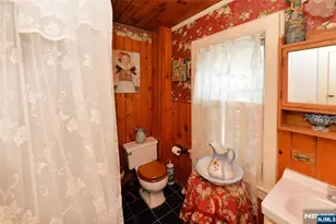 10 Ackerman Ave, Emerson, NJ 07630 - Photo 18