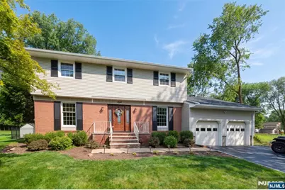 8 Cedar Lane, Roseland, NJ 07068 - Photo 2