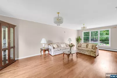 8 Cedar Lane, Roseland, NJ 07068 - Photo 14