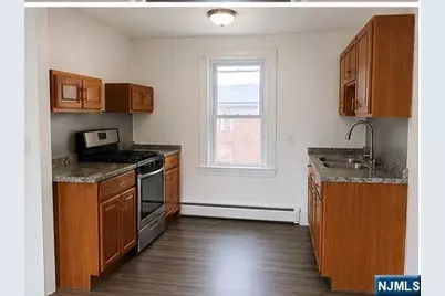508 Lowe Avenue, Ridgefield, NJ 07657 - Photo 2
