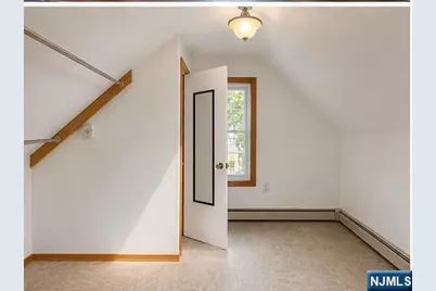508 Lowe Avenue, Ridgefield, NJ 07657 - Photo 10