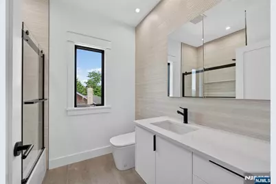 122 Edsall Avenue, Palisades Park, NJ 07650 - Photo 14