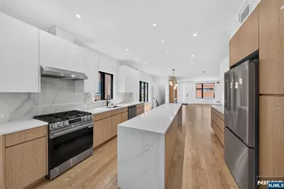 122 Edsall Avenue, Palisades Park, NJ 07650 - Photo 32