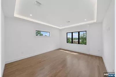 122 Edsall Avenue, Palisades Park, NJ 07650 - Photo 16