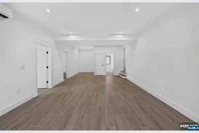 122 Edsall Avenue, Palisades Park, NJ 07650 - Photo 40