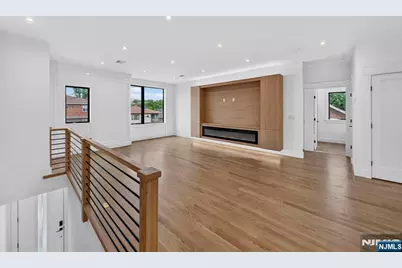 122 Edsall Avenue, Palisades Park, NJ 07650 - Photo 4