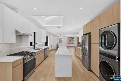 122 Edsall Avenue, Palisades Park, NJ 07650 - Photo 12