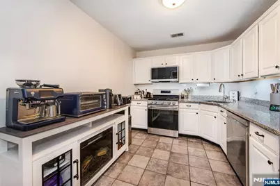 1066 Chedworth Circle, Mahwah, NJ 07430 - Photo 4