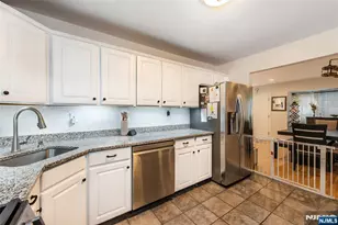 1066 Chedworth Cir, Mahwah, NJ 07430 - Photo 6