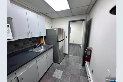 107 Stuyvesant Avenue 202 #202, Lyndhurst Township, NJ 07071 - Photo 8